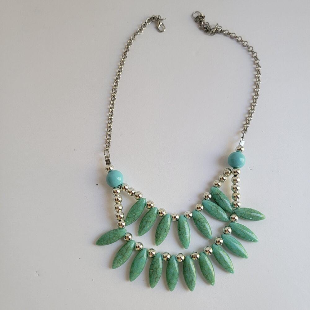 Green FAUX Turquoise Beaded Bib Necklace Leaf Statement Silver Tone Chain 18 In